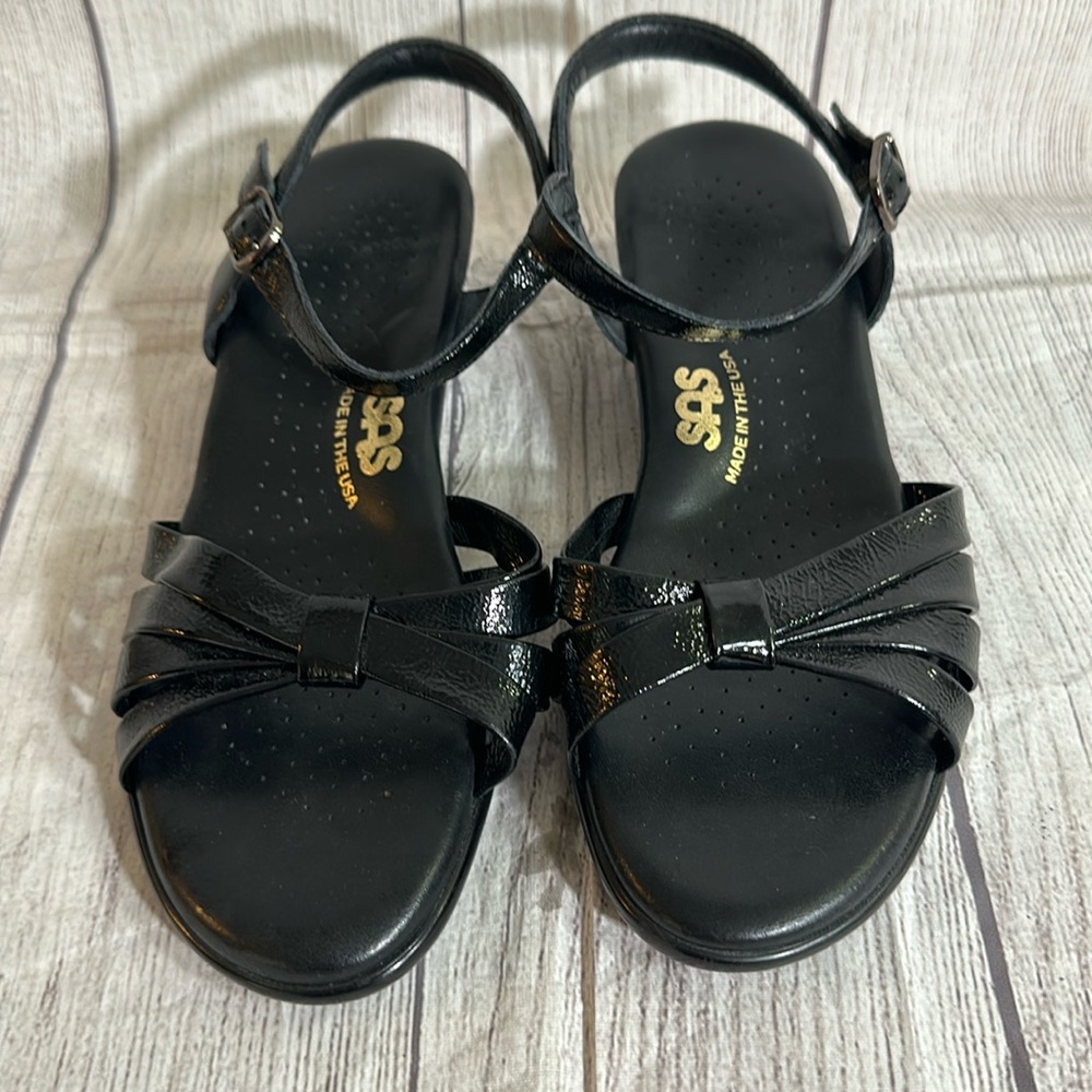 Women’s SAS strappy patent leather wedge sandals- 7W